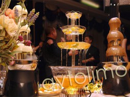 Фонтан с шампанским пирамида из шампанского на свадьбу